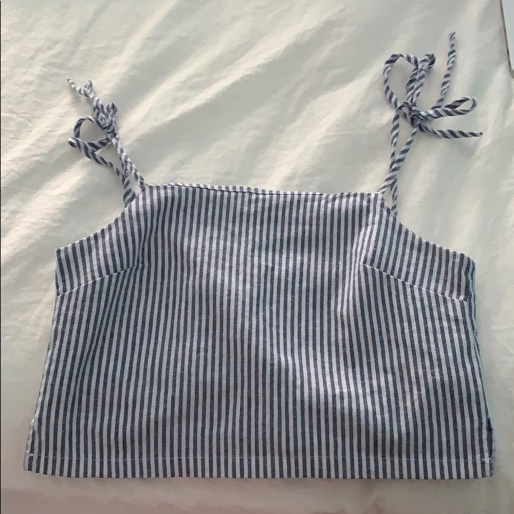 Shoulder Tie crop top